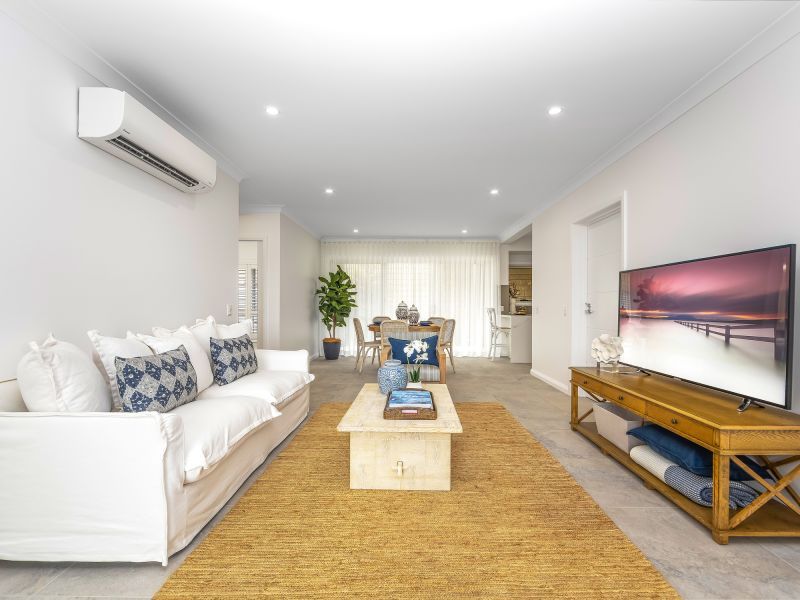 Sophisticated living by Shortland Waters golf course