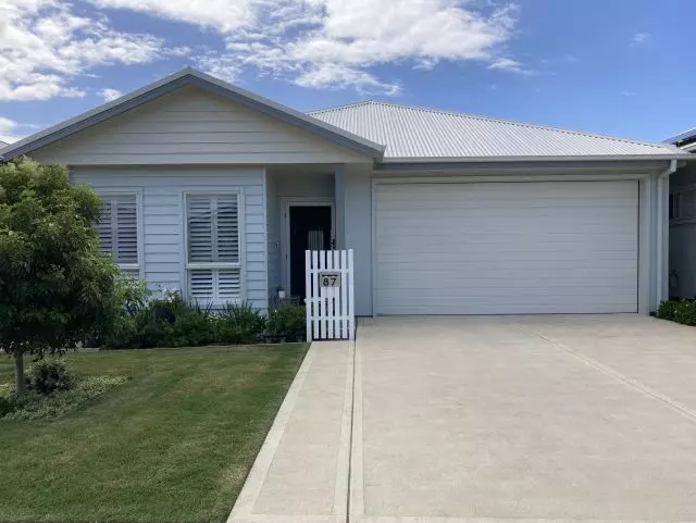 Charm and Elegance in the Honeysuckle Home