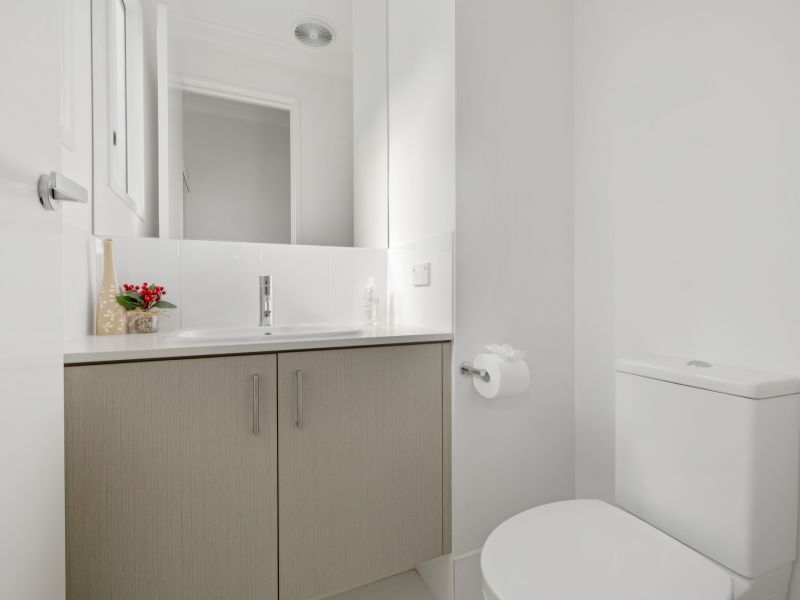 Corner Block With Green Outlook!