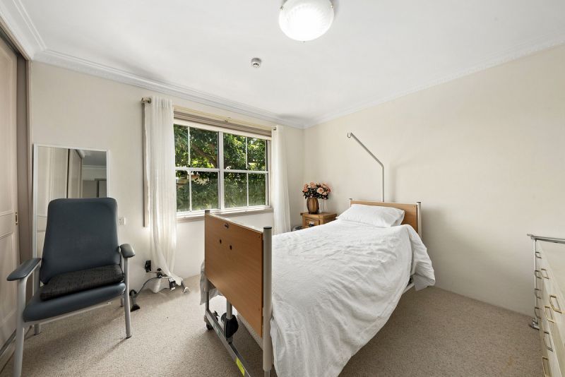 Rare larger 1 bedder with superb garden green outlook