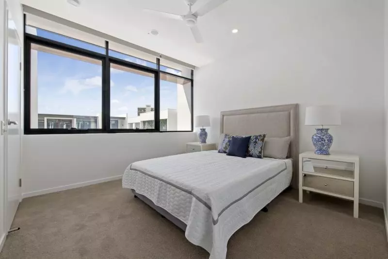 Luxury Top-Floor Living in Central Maroochydore