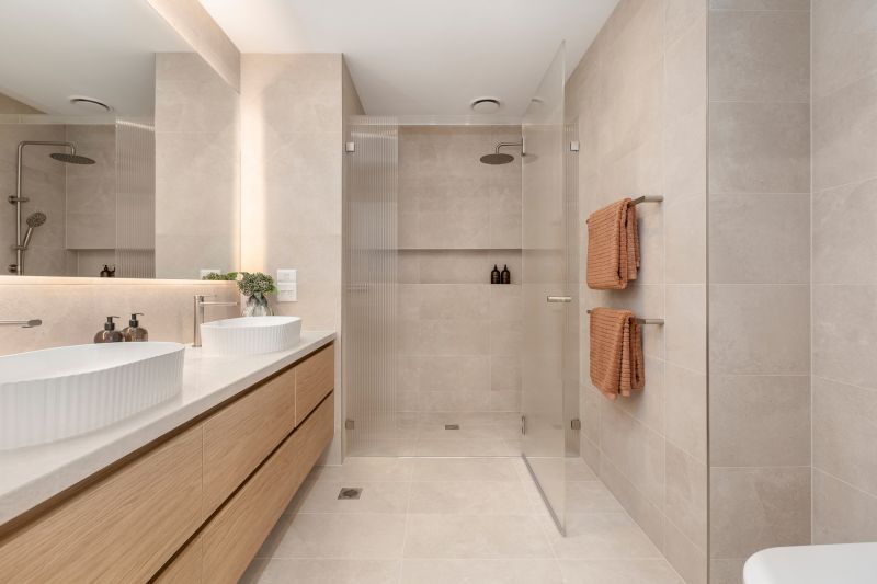 Spacious two-bedroom apartment facing the park