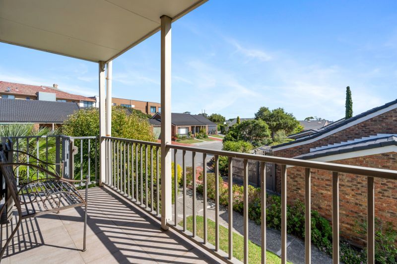 DEPOSIT TAKEN - Contemporary First Floor Unit with Tanti Creek Reserve views