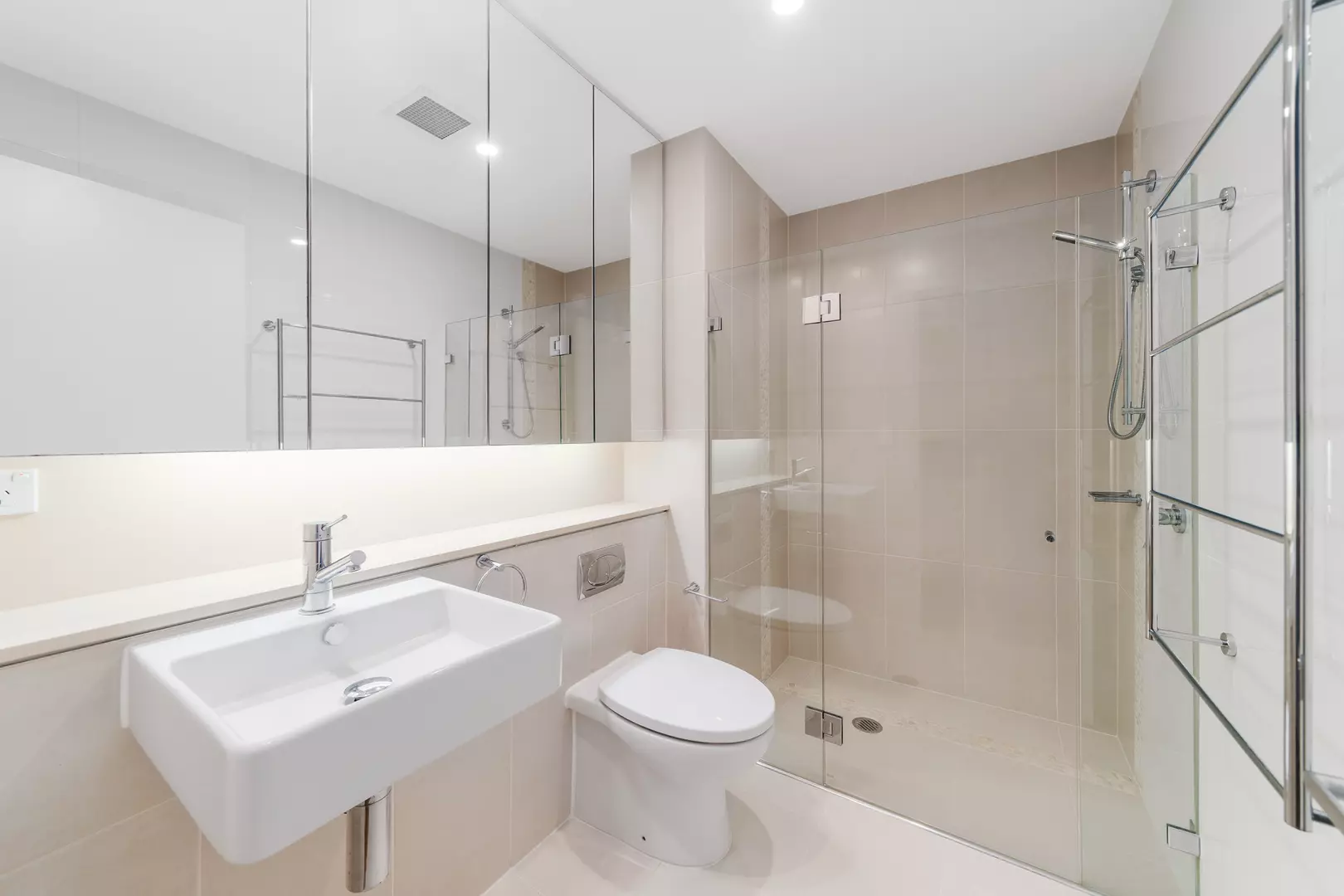 Whisper Quiet 3 Bedroom Apartment