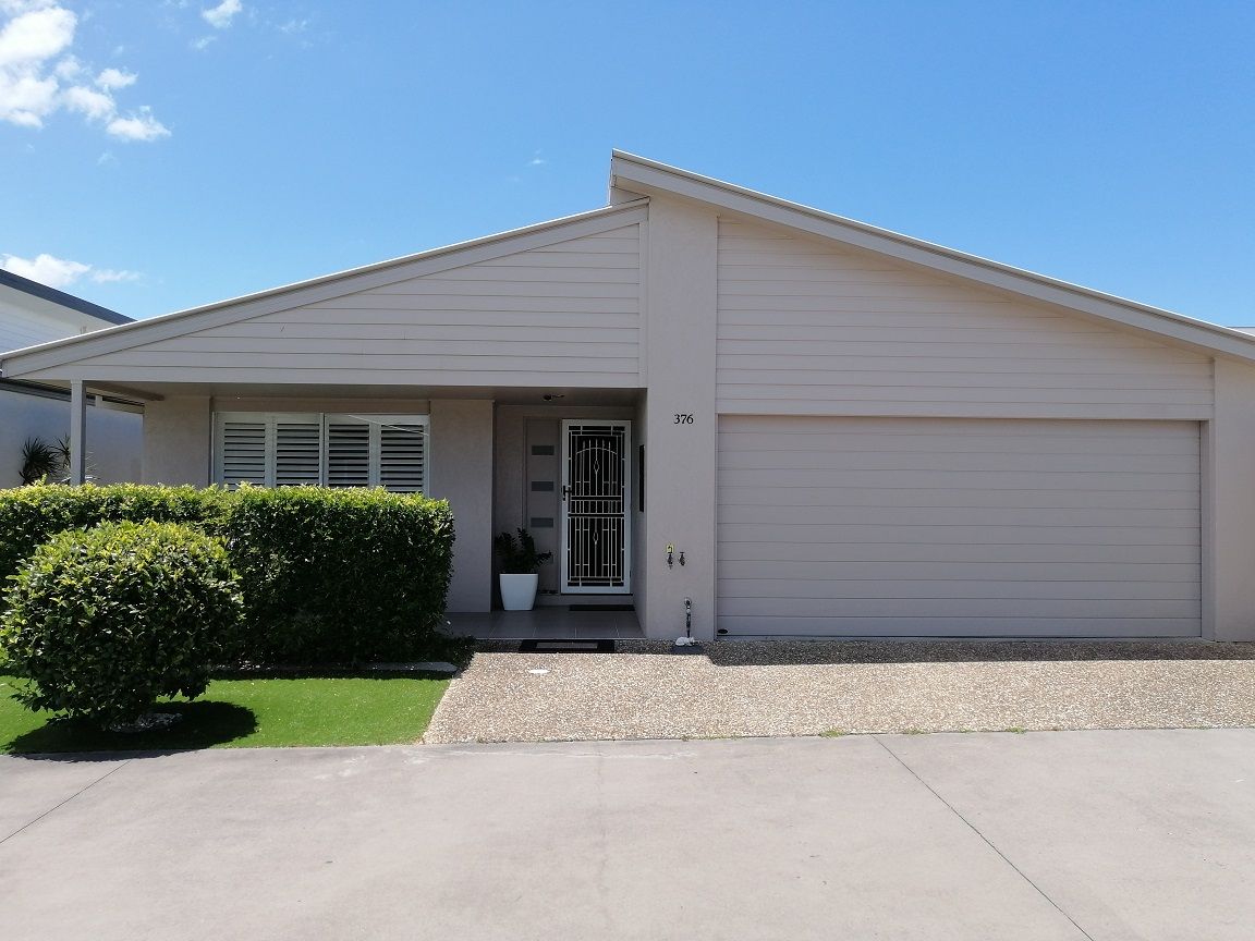 Great location for this two bedroom plus study in Palm Lake Resort Eagleby