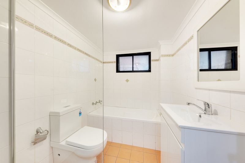 SPACIOUS OPEN PLAN LIVING - FULL BRICK SOLID CONSTRUCTION