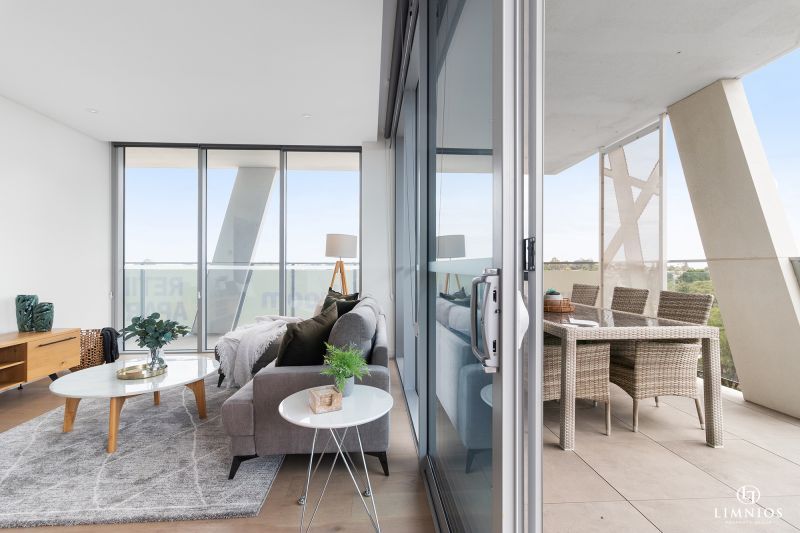 Stunning views from this 6th floor apartment!