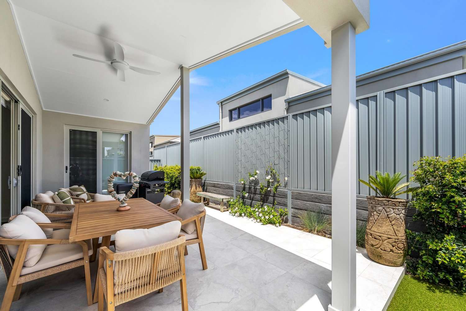 Quiet, Contemporary Living with Privacy and Space