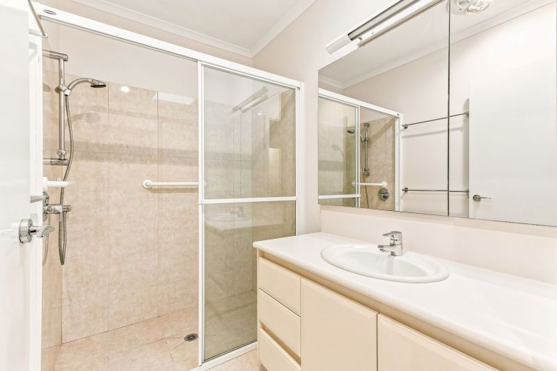 Updated, low-maintenance retirement living!