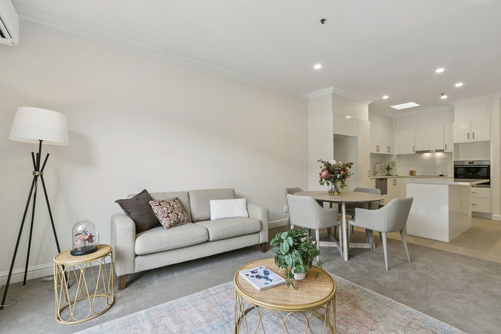 Stylish one-bedroom apartment with a sunny double balcony
