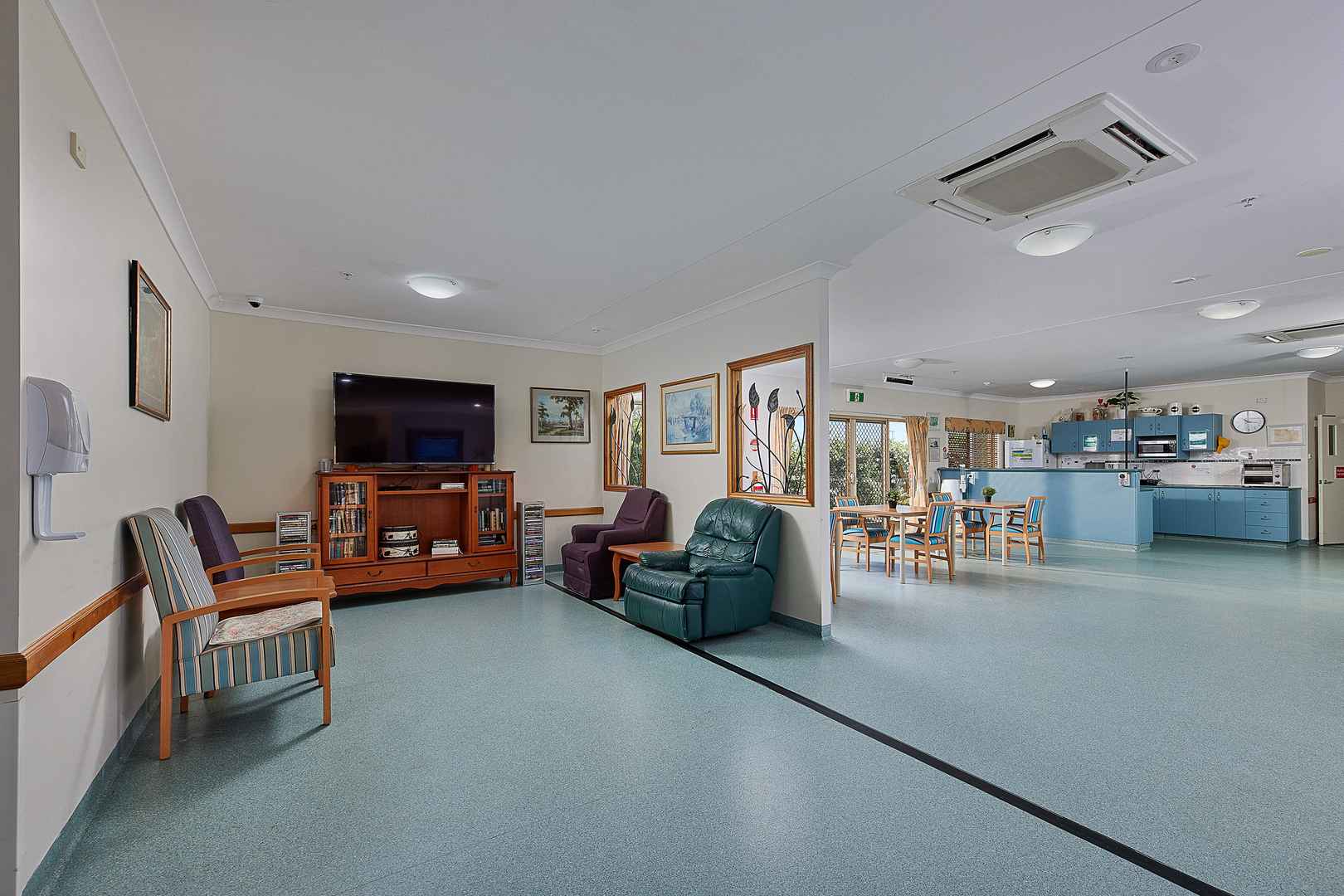 Clive Burdeu Aged Care Service - Churches of Christ 