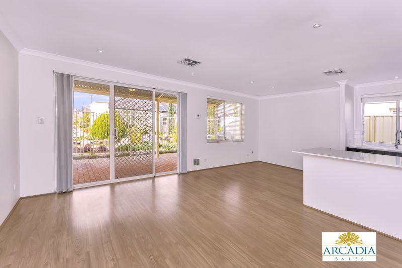 ARCADIA WATERS MADDINGTON - Dress to Impress...