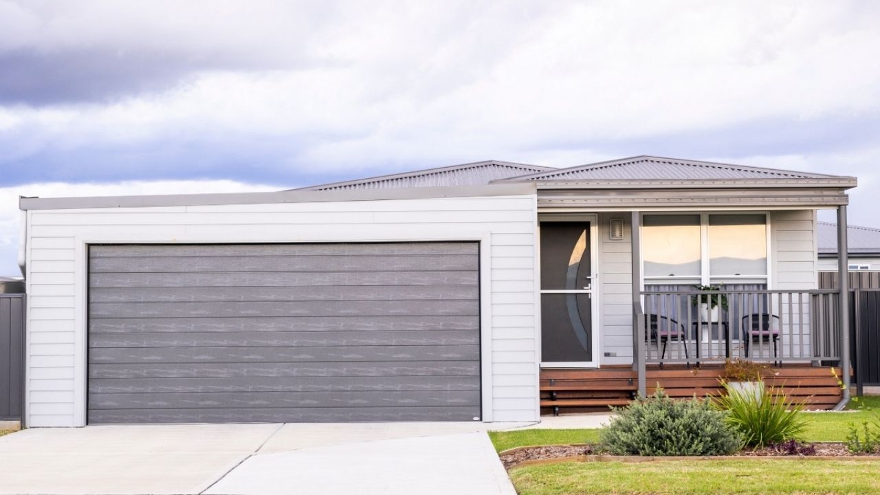 The Munro combines peace and productivity with a dedicated study space. Lot 31, move in ready!