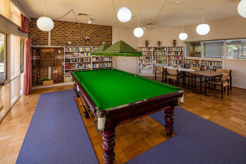 Lovely Villa with Courtyard and Sunroom