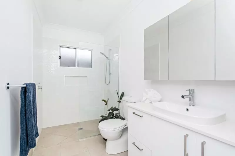 Simplicity and Style – Bright Modern Haven