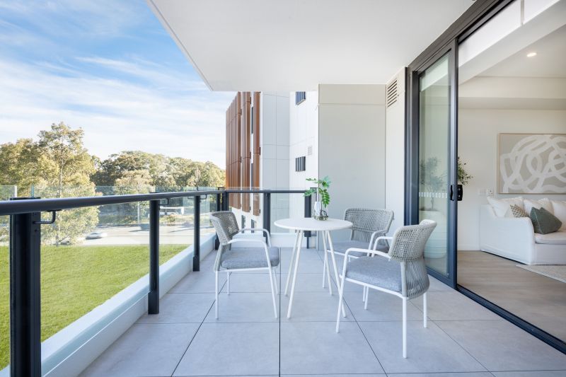 Spacious, light-filled 2-bedroom apartment with large private balcony