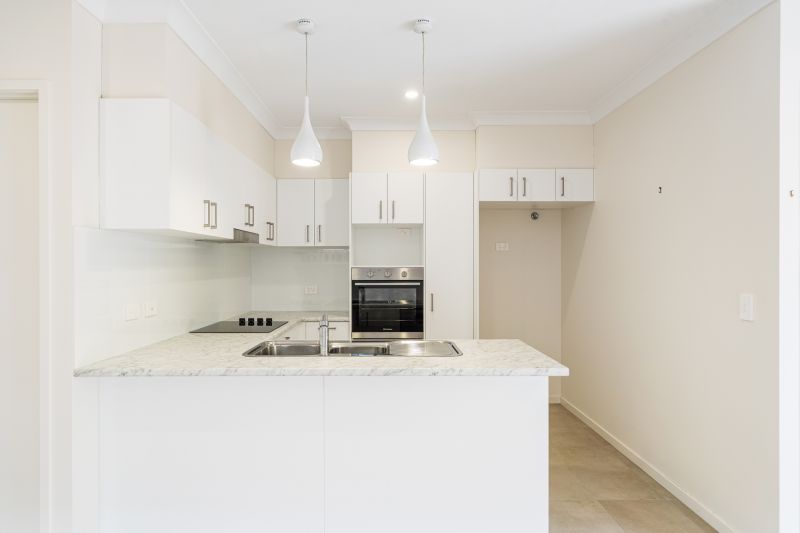 Bright, Stylish Home - Perfect for Easy Living!