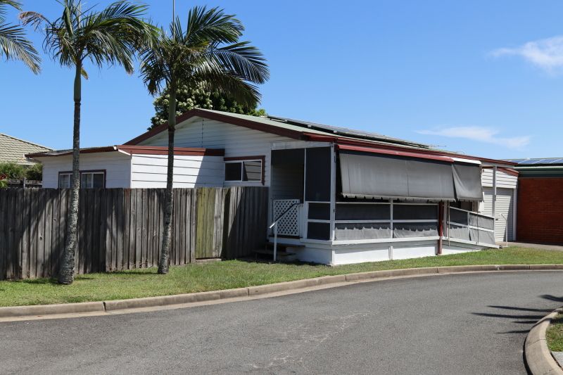 Palm Lake Resort - Banora Point, Over 50's Pet friendly Lifestyle village