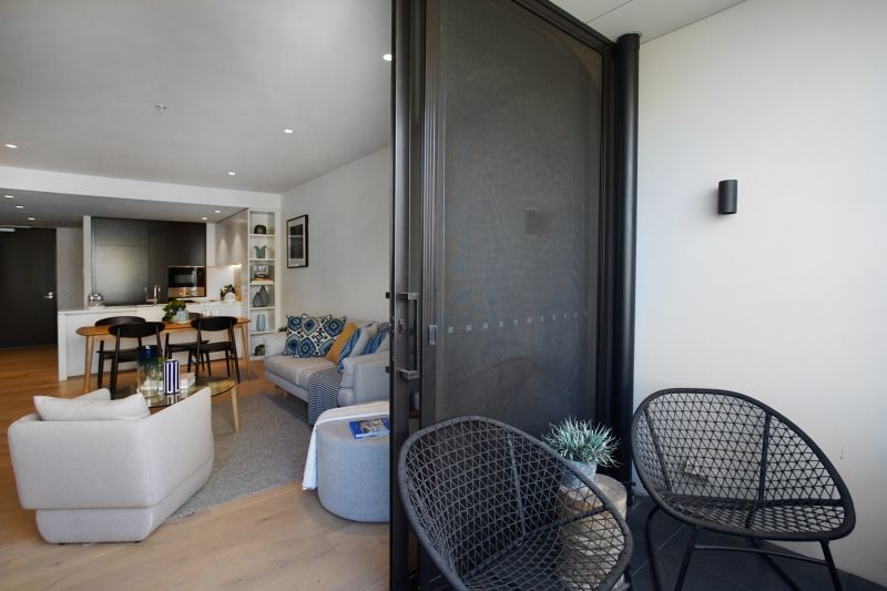 Live in cosmopolitan Carlton