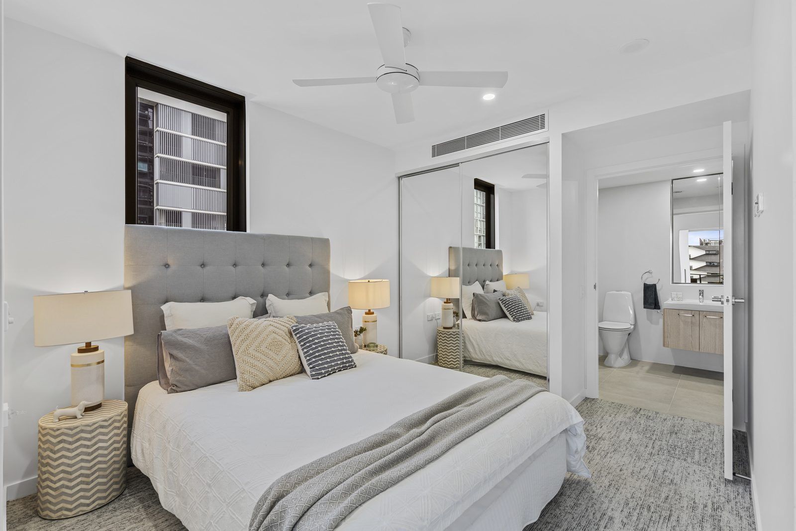 Seamless one bedroom apartment