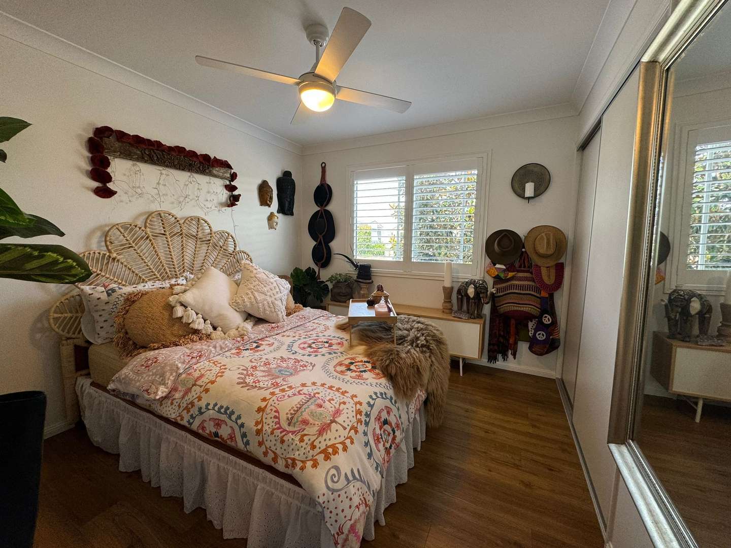 OVER 50'S LIFESTYLE LIVING - READY TO MOVE IN! 