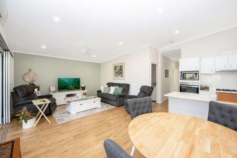 Contemporary Design with Stunning Alfresco Spaces