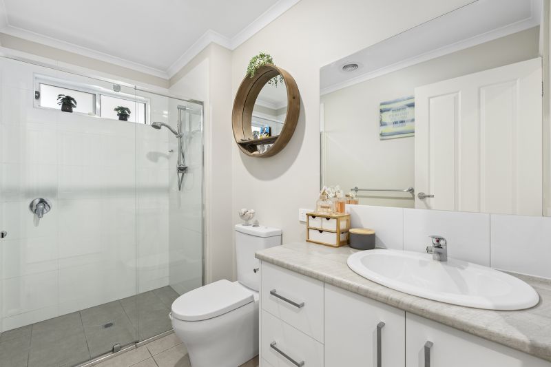 Light Filled Home with Modern Comforts!