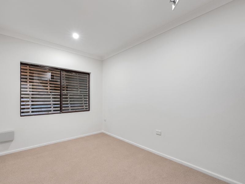 Spacious Garden Retreat Near Village Heart