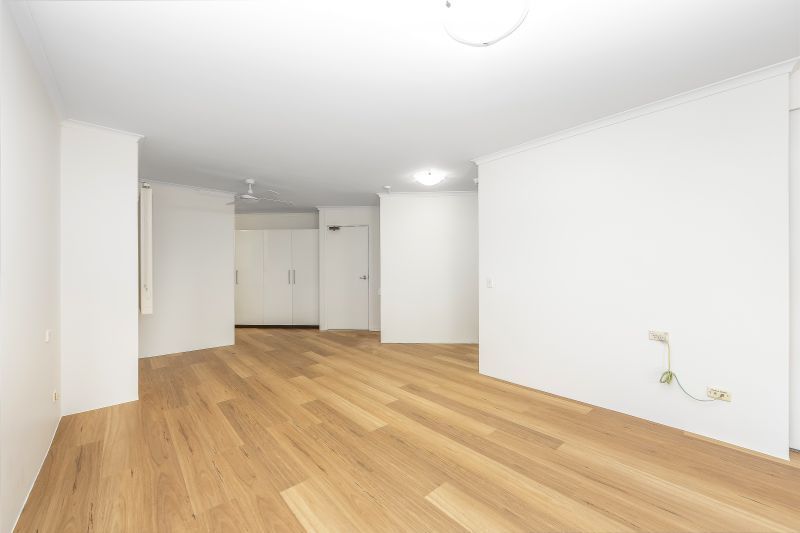 Ground Floor Spacious Unit!