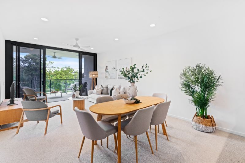 South-facing apartment with stunning Burleigh Golf Course vistas