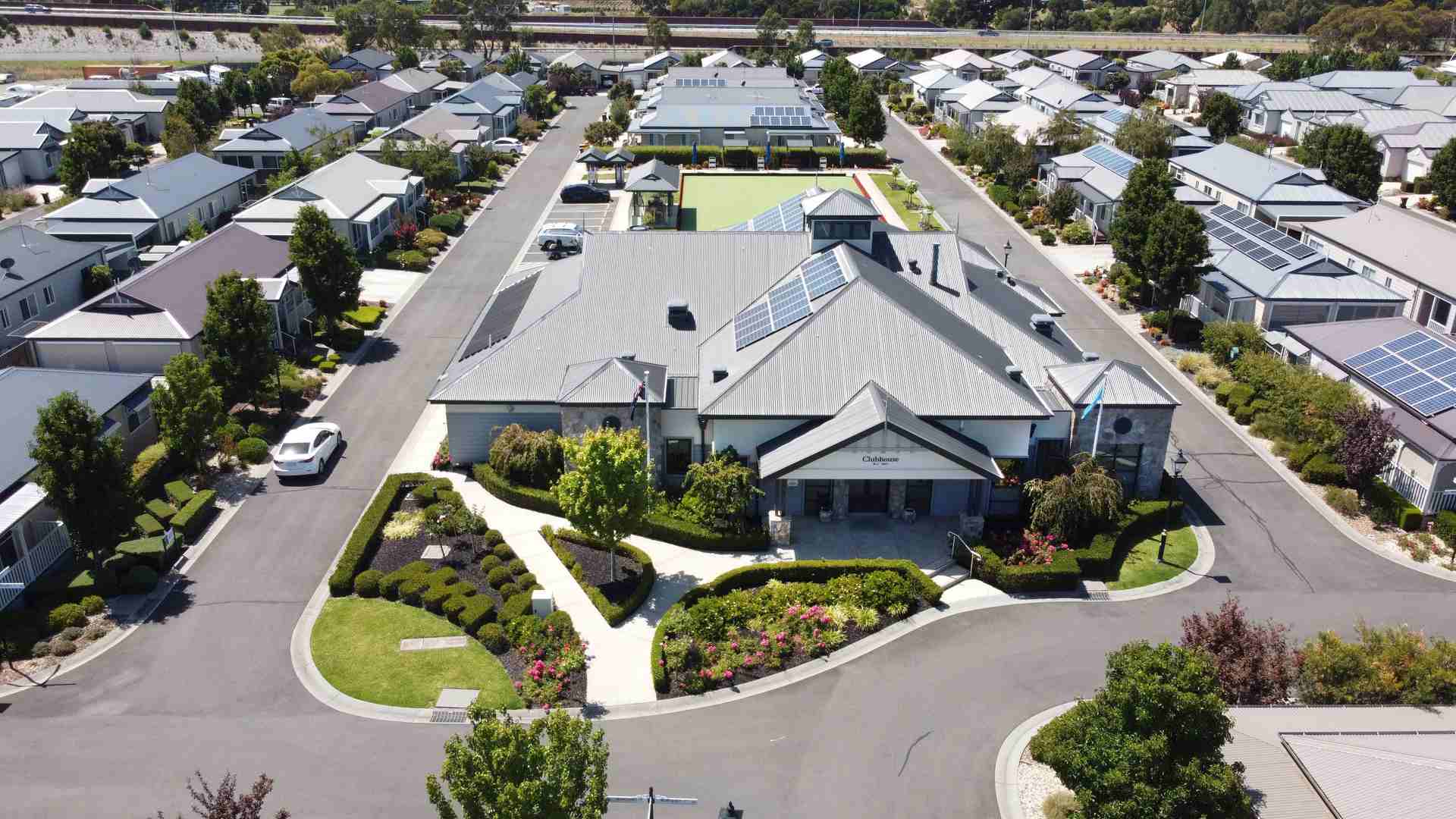 Lifestyle Chelsea Heights - Stylish living close to the bay. Downsize to a secure and vibrant bayside neighbourhood, close to all amenities while you soak up some vitamin sea.