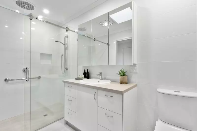 Newly refurbished 2-bed villa close to the community centre