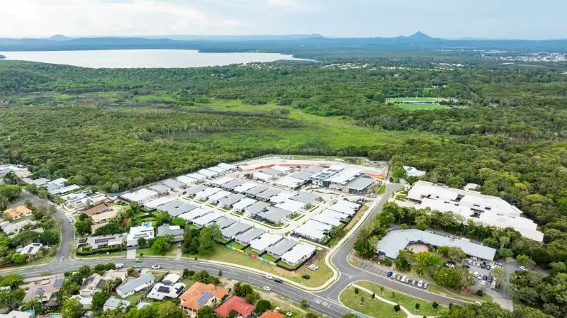 Coastal Apartment with Resort‑Style Amenities