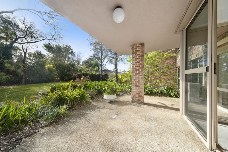 Centrally located ground-floor villa