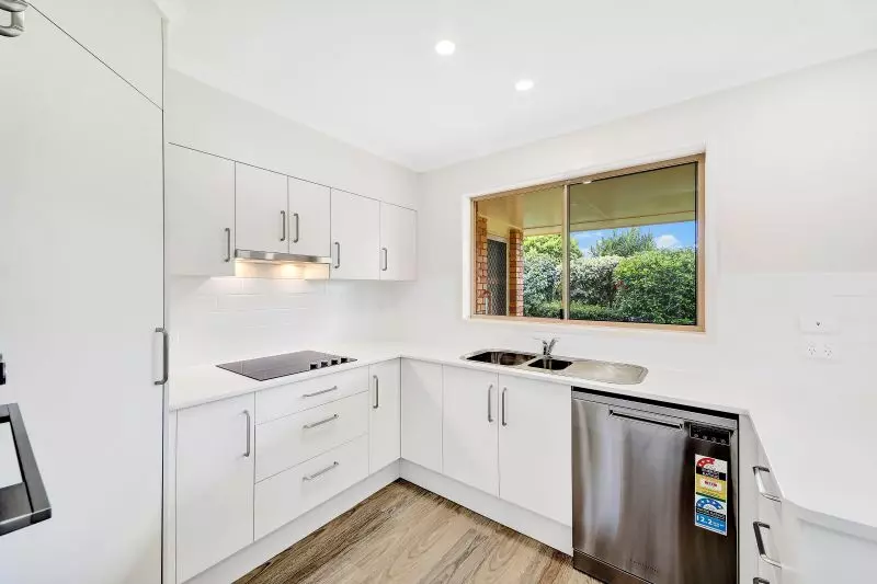 Lush garden surrounds with all the space you need!