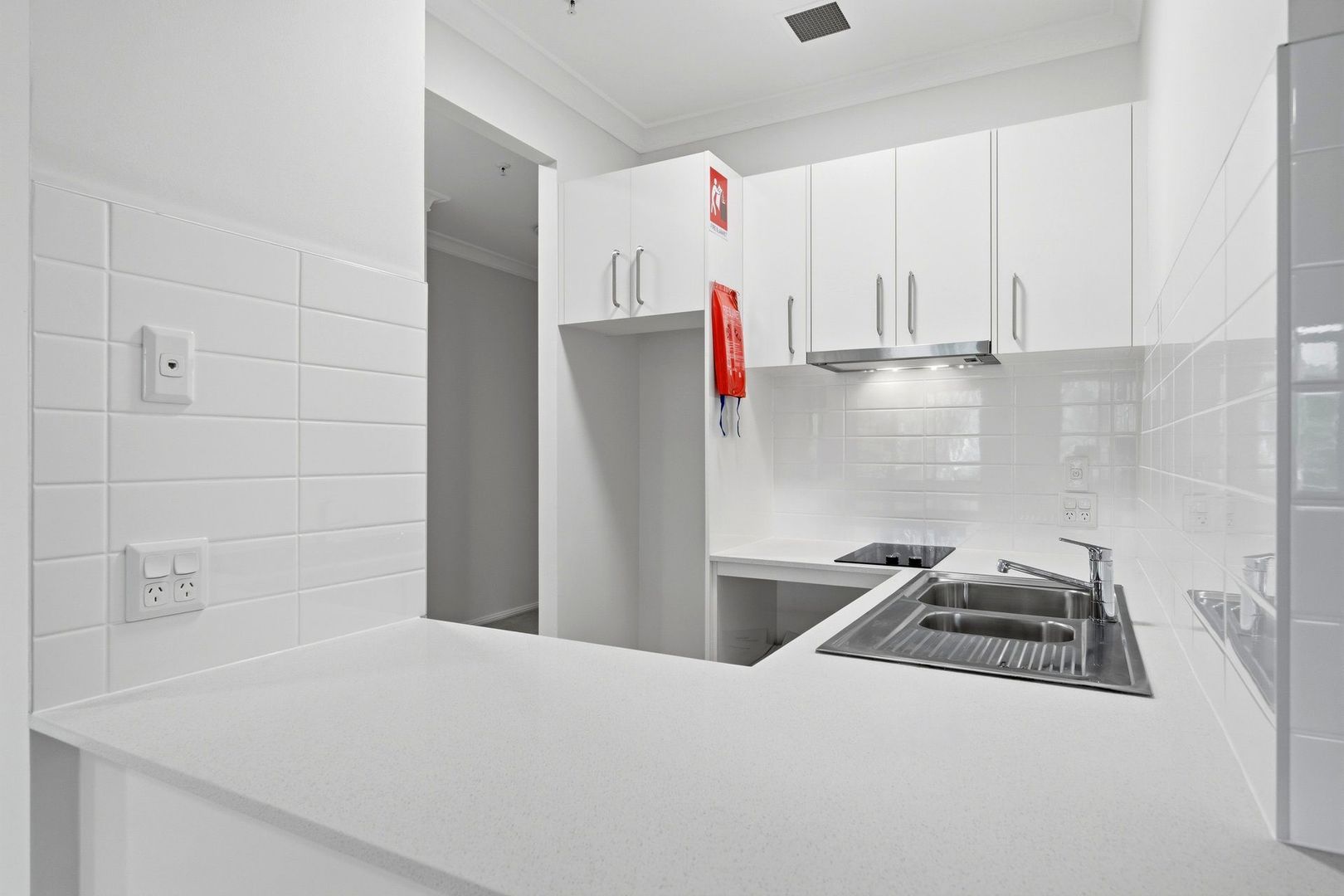 First Floor Studio Apartment in Tarragal Manor