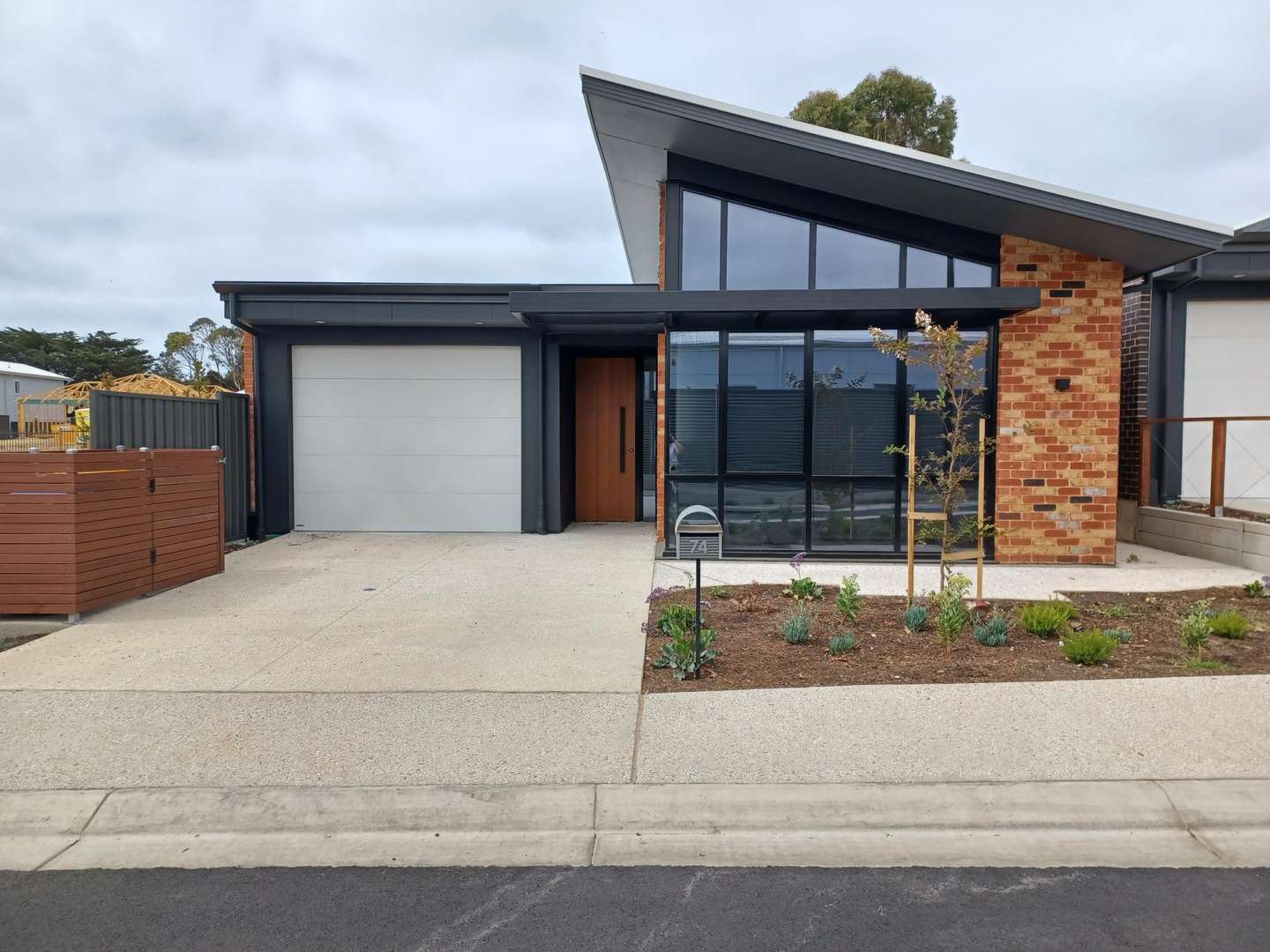 Units 71 & 74  available now please call Andrea on 0455 448 831 to arrange an inspection. 