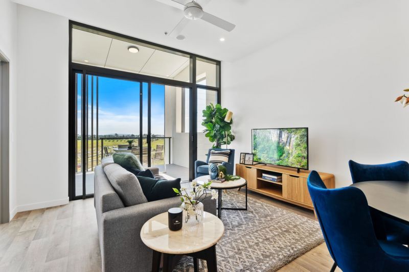 Light-filled one-bedroom apartment