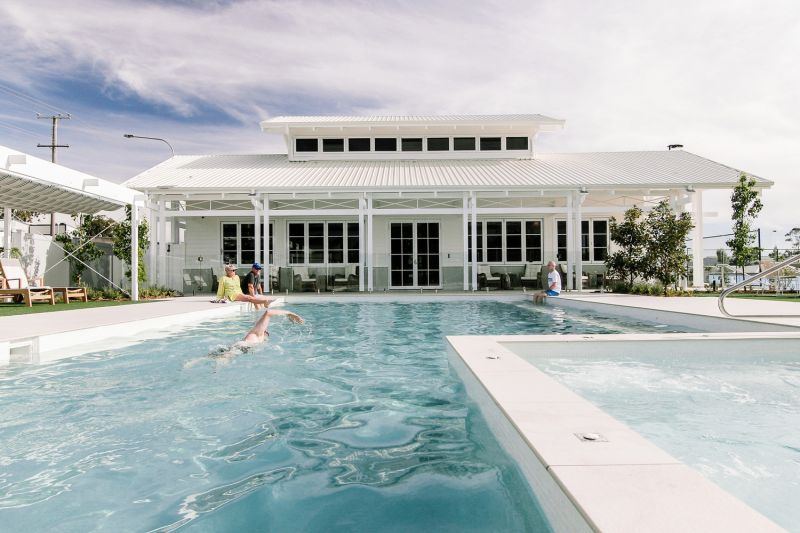 Attention Travel Enthusiasts!