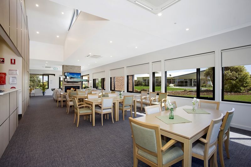 Spacious coastal retreat