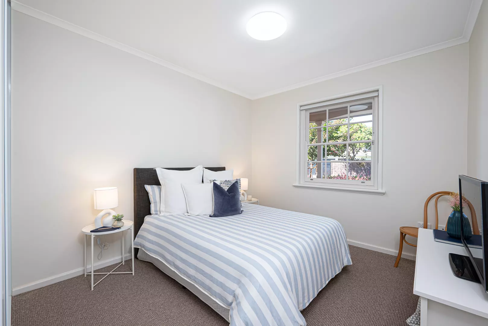 Are you aged 65 years or older and no longer working full time? Discover your independent retirement living beachside bliss at Hove