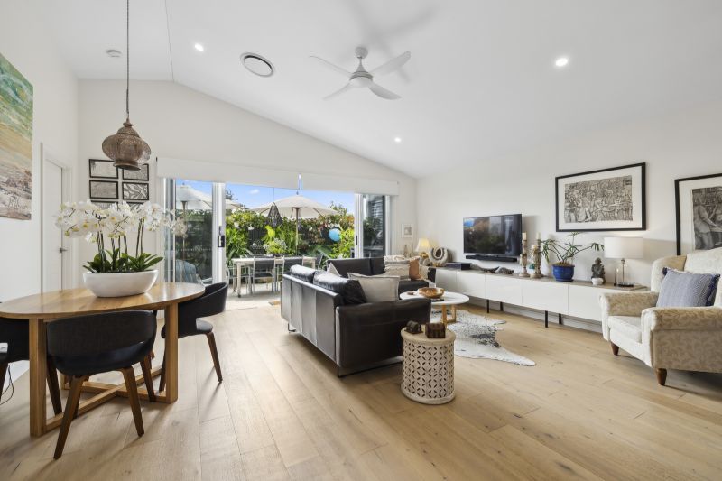 Elegant Three Bedroom Home - Lush Garden Alfresco!