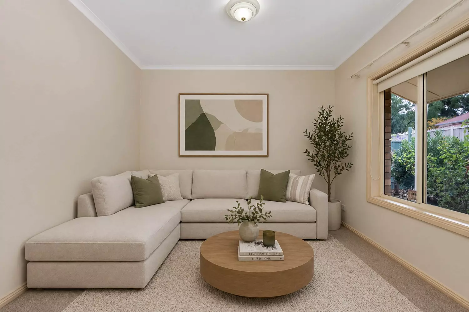 Spacious 3 Bedroom Home - Walk to Main Street