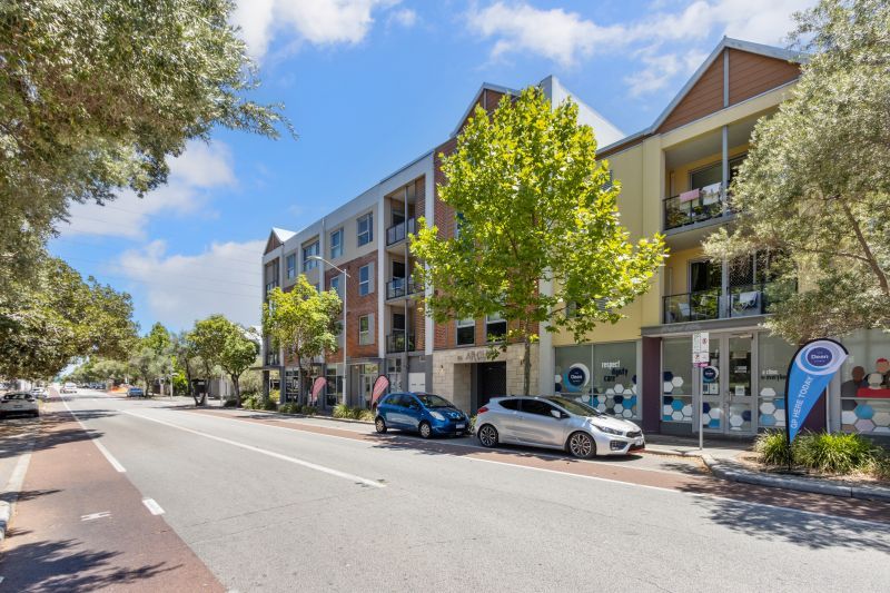 Stunning Views, Central Living!