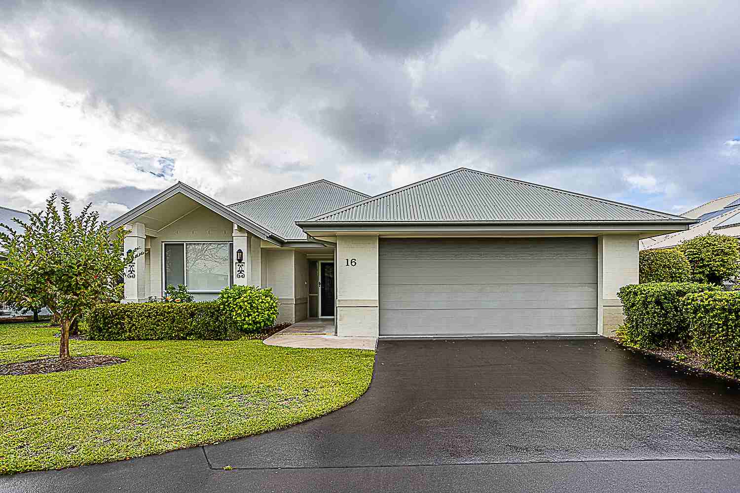 Van Gogh- by Palm Lake Resort Tea Gardens