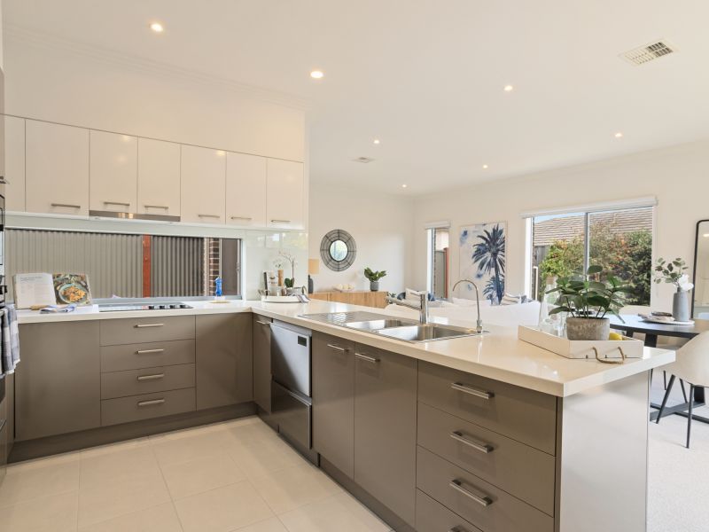 AVAILABLE NOW - Stylish, Light-Filled Villa 'The Botanical'