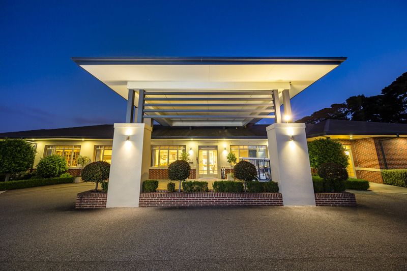 Spacious, light-filled home steps from the Clubhouse