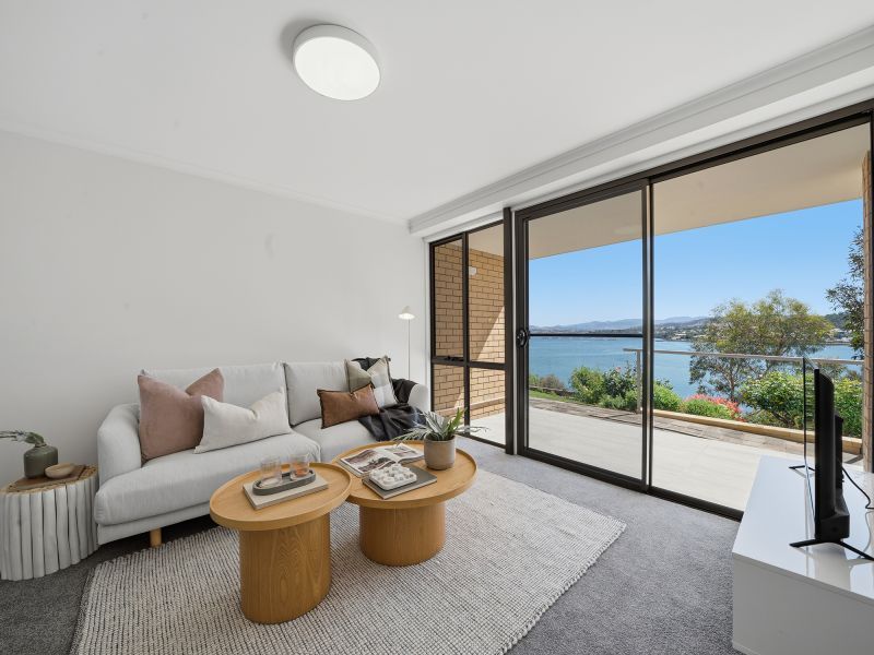 North Facing Villa With Views of Derwent River