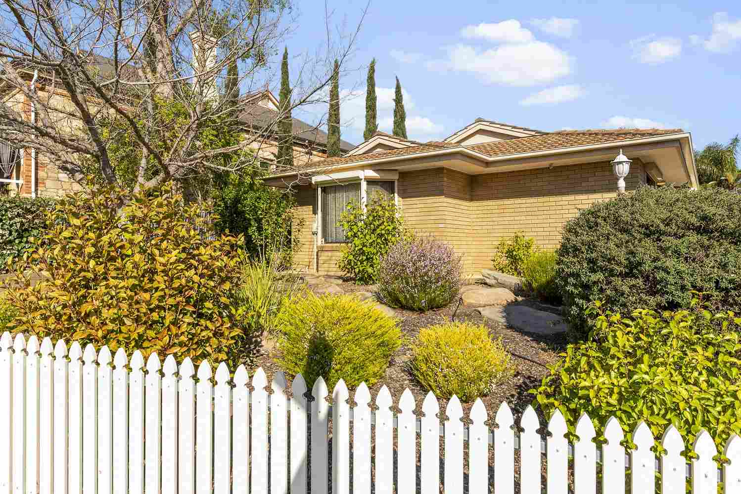 Two Bedroom - Easy Walk to Main Street