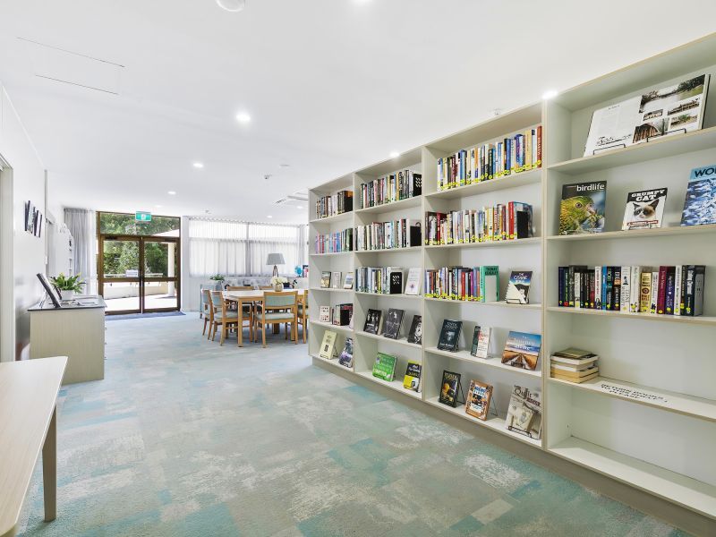 Available now! Fully renovated 1 bedroom villa plus study close to everything on offer!